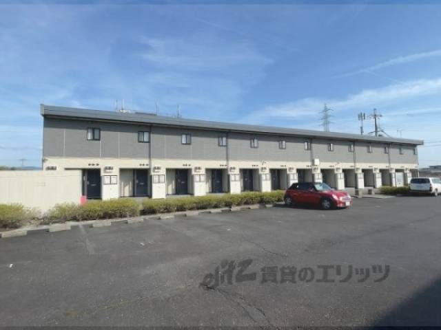 レオパレスマウンテン２外観写真3