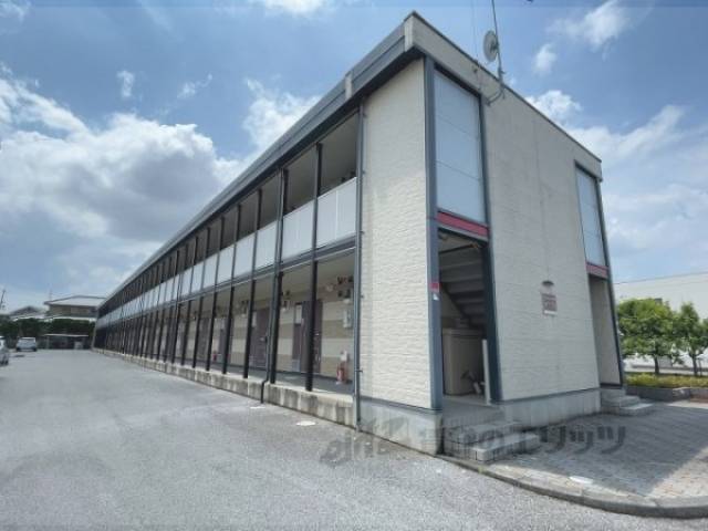 レオパレスヒガシノナミ外観写真1