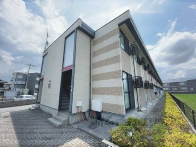 レオパレスヒガシノナミ外観写真2