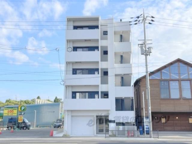 ヴァローレ枚方外観写真1