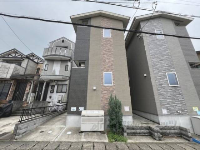 ハーモニーテラス醍醐和泉外観写真1