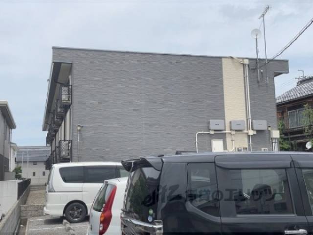 レオパレスＲａｋｕｅｎ外観写真2