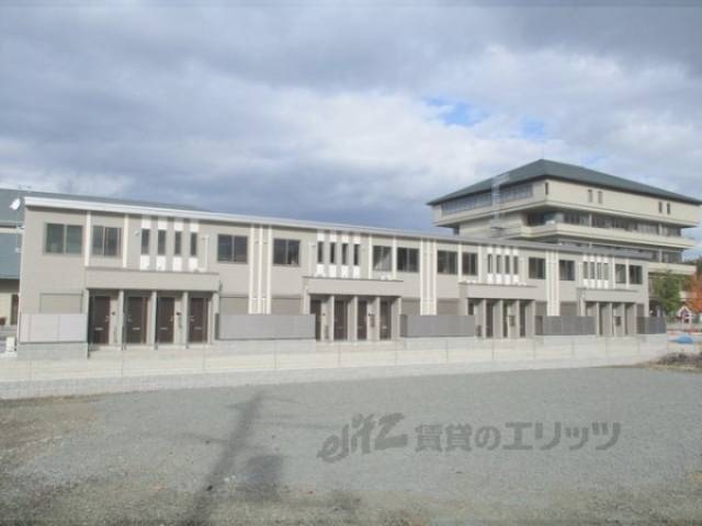 Ｅｐｉｐｈａｎｙ外観写真1
