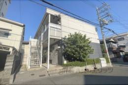 レオパレス香里外観写真