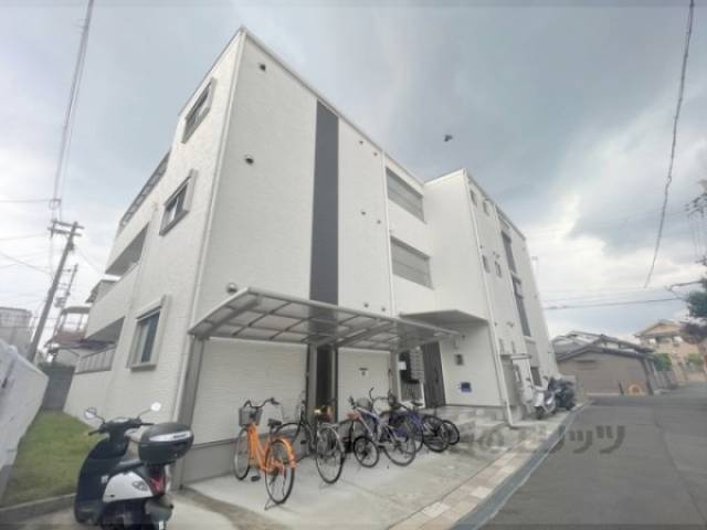 クリエオーレ萱島東外観写真1