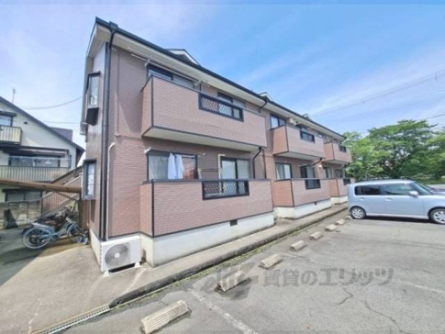 ハイツエミカ３外観写真1