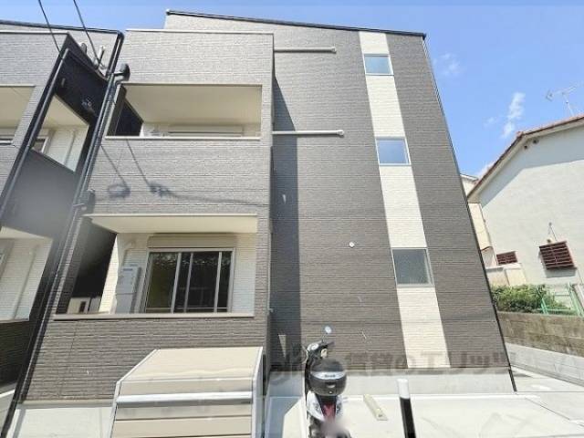 ジーメゾン寝屋川秦町アリビオ外観写真1