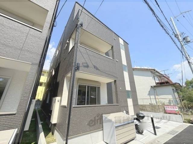 ジーメゾン寝屋川秦町アリビオ外観写真2