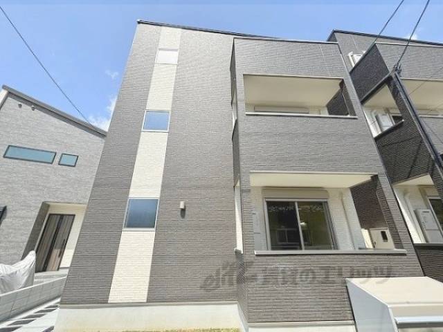 ジーメゾン寝屋川秦町ルシェール外観写真1