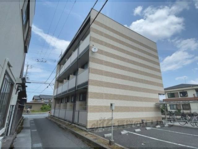 レオパレスレスペート外観写真3