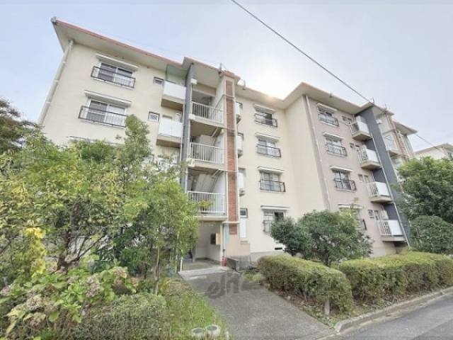 香里ヶ丘西団地Ｄ１７号棟外観写真1