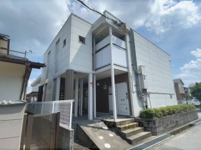 レオパレスセーズ外観写真3