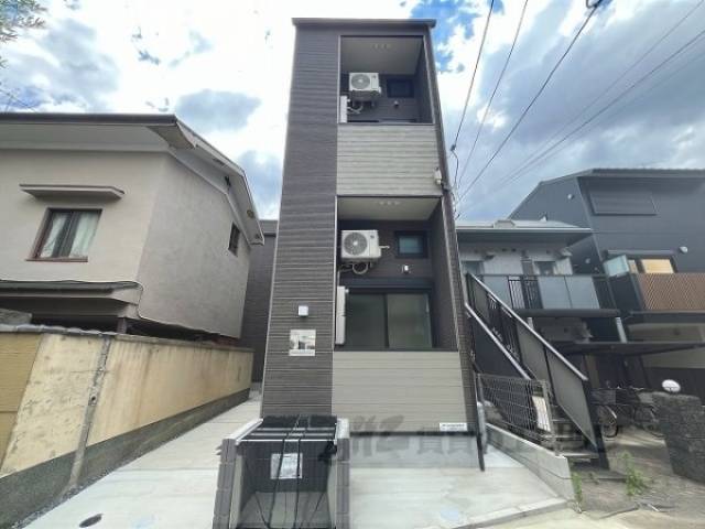 クレスト山科外観写真1