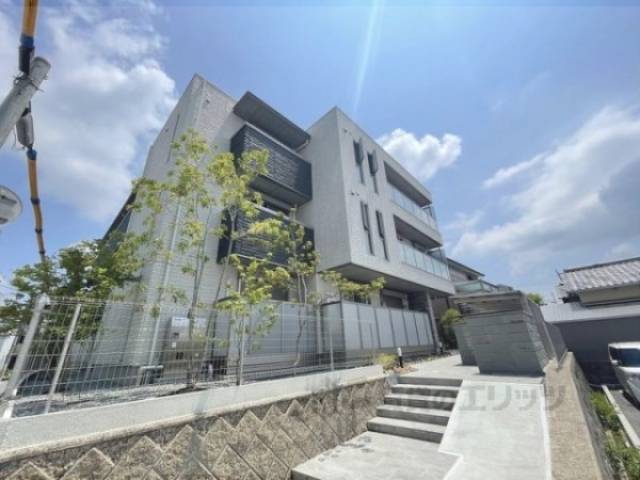 シャーメゾン　ヴィラ学園前外観写真1