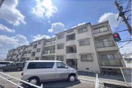 ロイヤルハイツ仲川外観写真