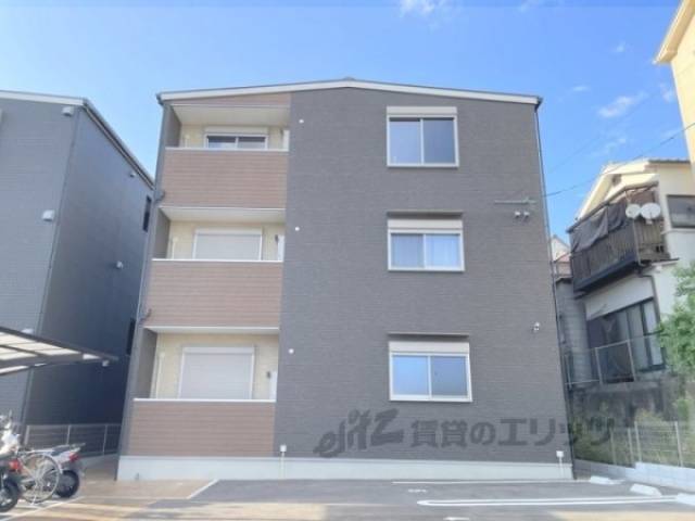 グランシャリオ招提１外観写真1