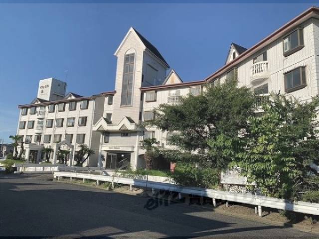 ロイヤル高田外観写真3