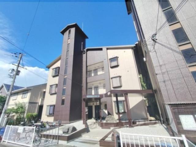 ロイヤル南生駒外観写真1