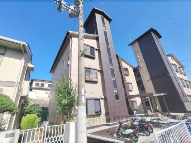 ロイヤル南生駒外観写真2