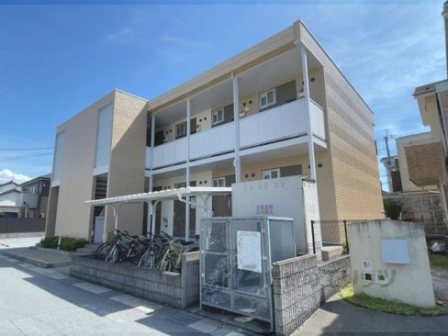 レオパレスシャンテ高宮外観写真2