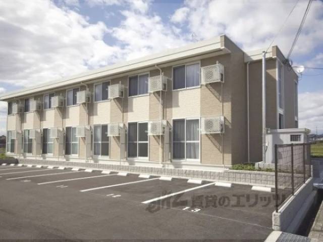 レオパレスさと外観写真1