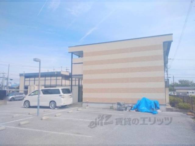 レオパレス雅荘外観写真1