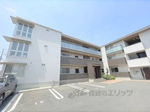 カーサ　リバティバランス　ファースト外観写真1