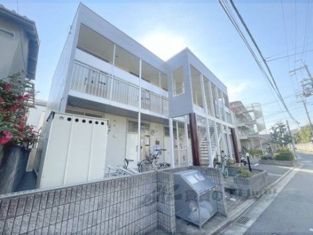 レオパレスシュバリエ外観写真1