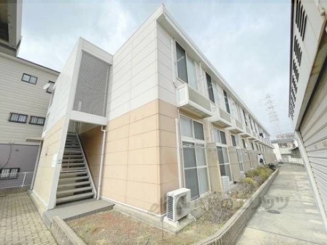 レオパレスエスペランサ石切外観写真2