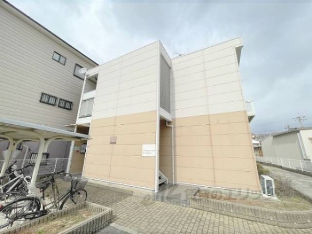 レオパレスエスペランサ石切外観写真3