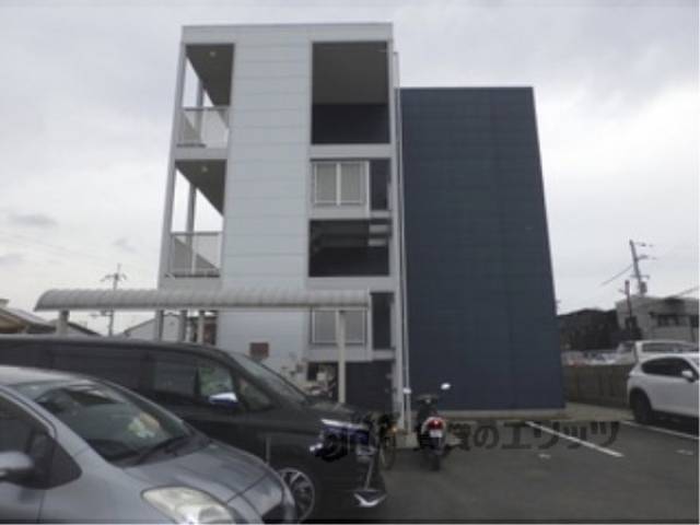 レオパレスナザレ外観写真2