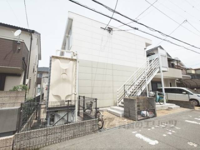 レオパレスフローリッシュ外観写真3