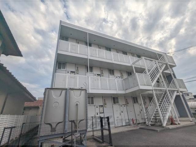 レオパレスアルモニ２外観写真2