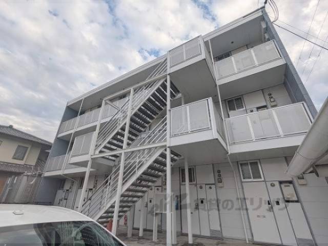 レオパレスアルモニ２外観写真3