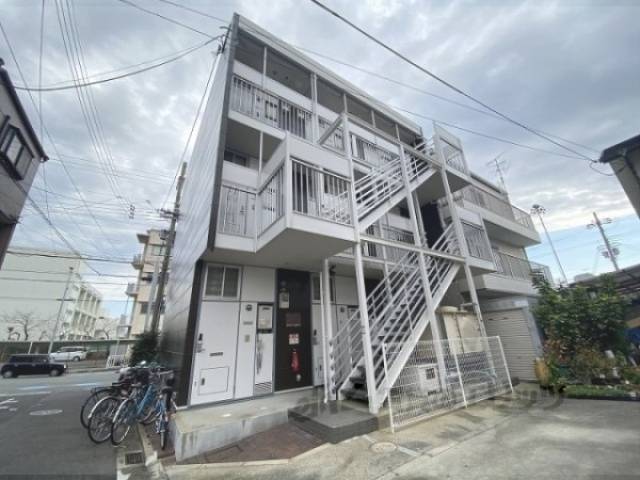 レオパレスＦＵＳＥ外観写真1