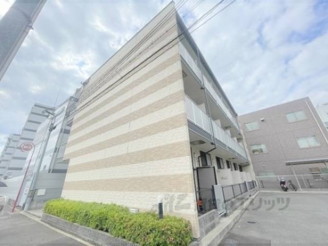 レオパレスオキツモ外観写真1