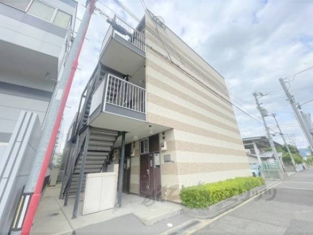 レオパレスオキツモ外観写真2