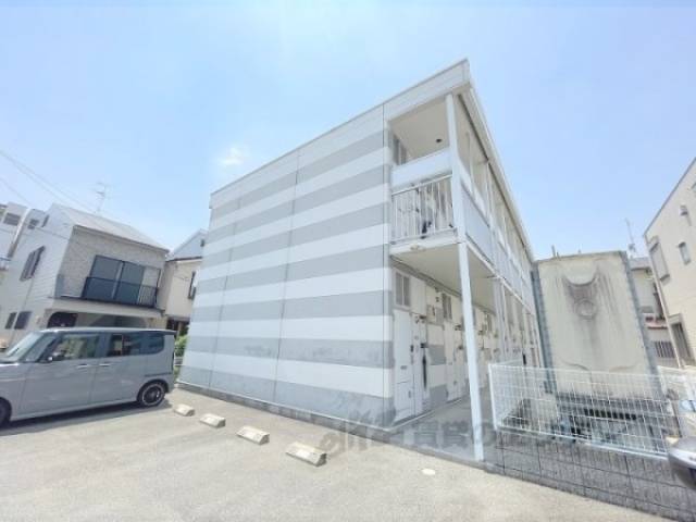 レオパレスパリワール外観写真2