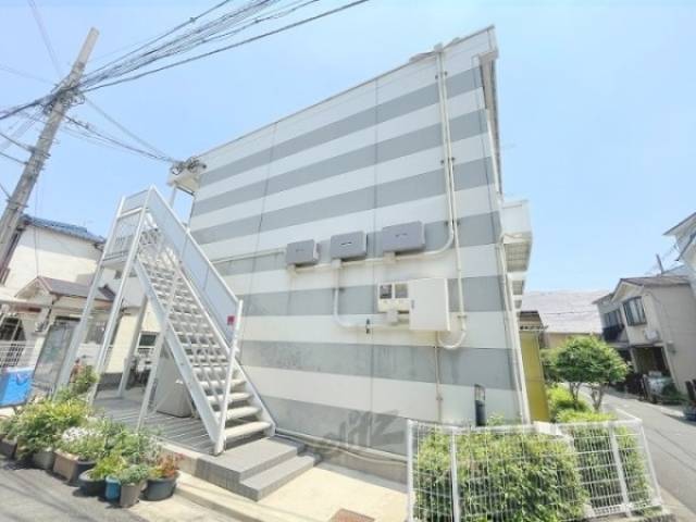 レオパレスパリワール外観写真3