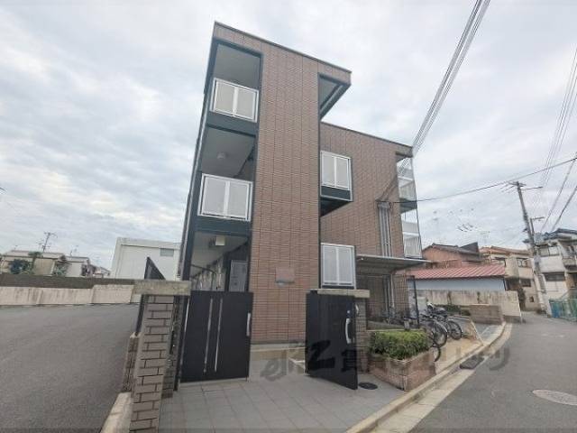 レオパレスきずり外観写真1