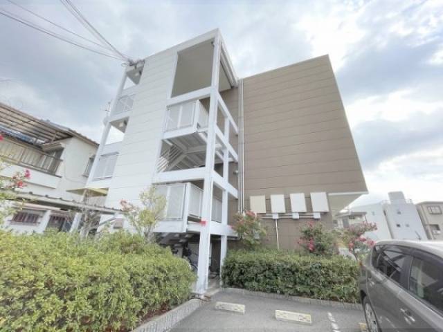 レオパレスブルーファン外観写真1