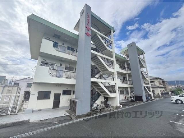 マンション三倉外観写真1