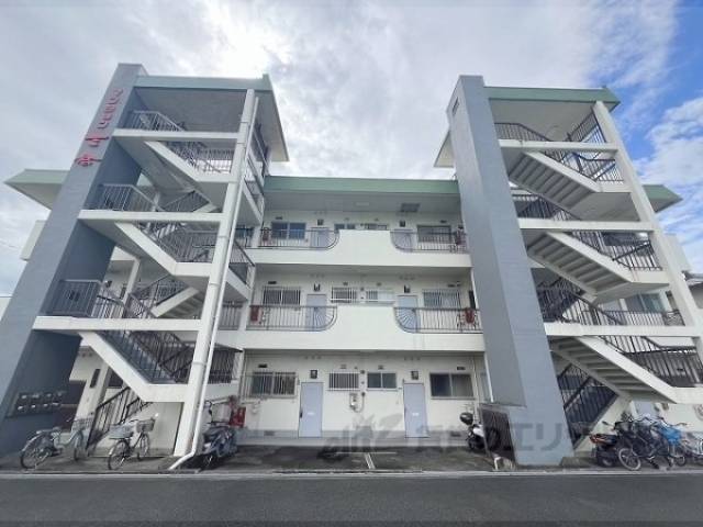 マンション三倉外観写真2