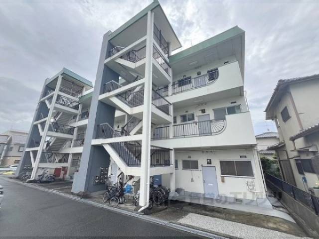 マンション三倉外観写真3