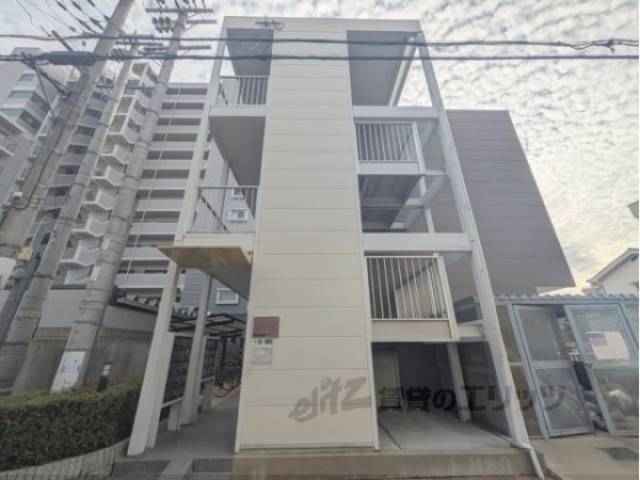 レオパレスドミール外観写真2