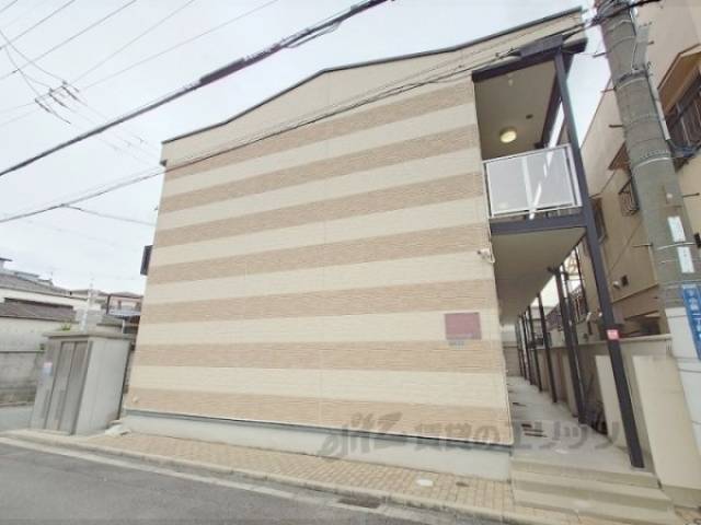 レオパレスイースト　ストーン外観写真3