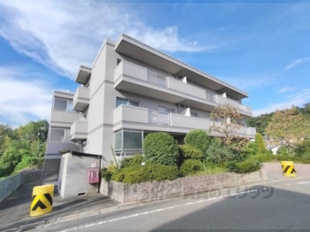 ジュネス東生駒外観写真1