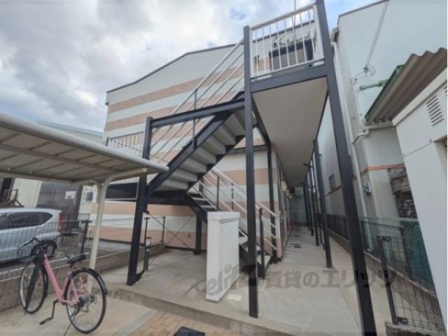 レオパレス菱江外観写真1