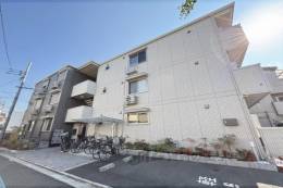 プリズム外観写真