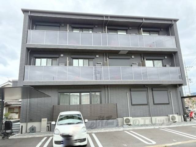 シャーメゾンCH外観写真1